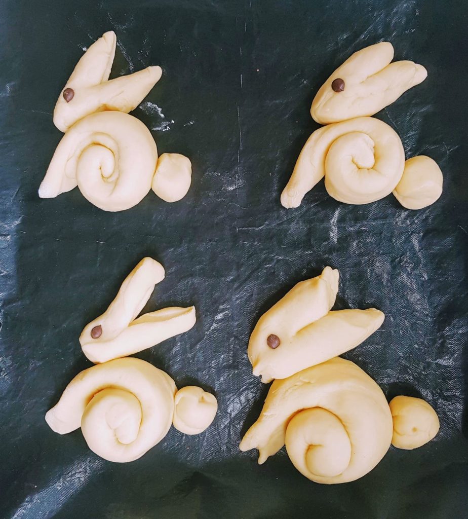 Ostern Süße Hefe Osterhäschen Rezept für Osterbäckerei