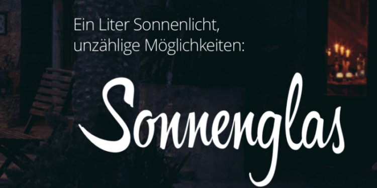 Sonnenglas Nachtlicht für Kinder Gartenlaterne Sommerabende Laterne Martinsumzug Zauberlicht Heiliger Martin besondere Laterne Nachtlicht Kinder Baby Sonnenlicht speichernSonnenglas Laterne Martinsumzug Sonnenlaterne Tipp Nachtlicht für Kinder besonderes Nachtlicht engergiesparend plastikfreie Laterne basteln fairtrade Lampe Made in Africa