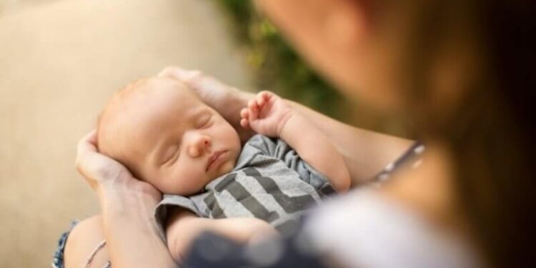 Geschenkideen-zur-Geburt-Nachwuchs-Baby-schläft-durch
