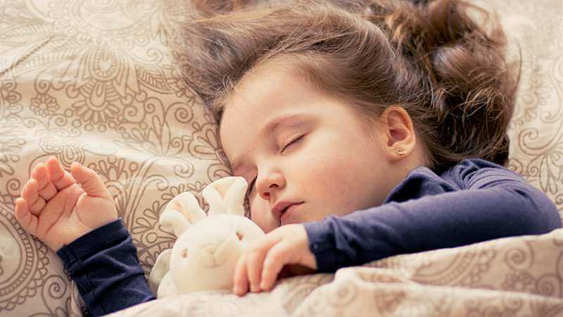 fieberkrampf Baby Hilfe was tun Fieber senken Wickel