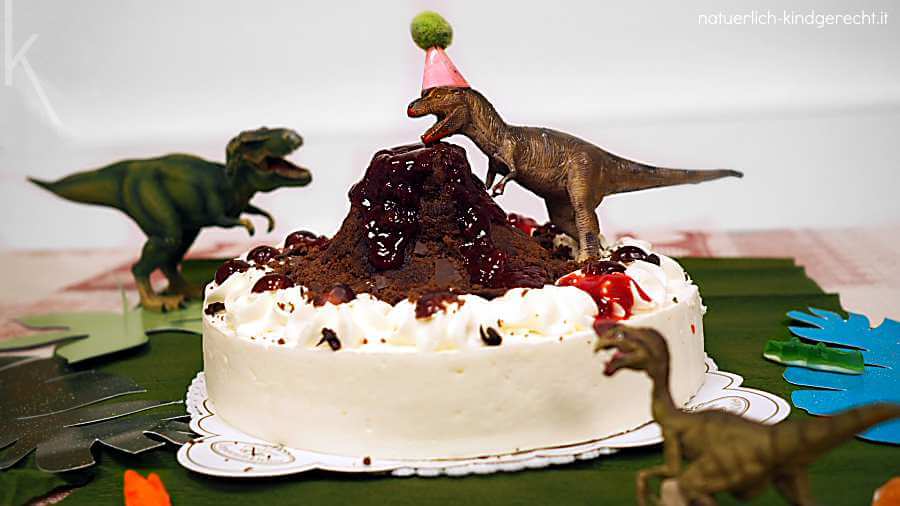 Genial einfacher Dinokuchen für die Dinoparty Mottoparty Dinosaurier