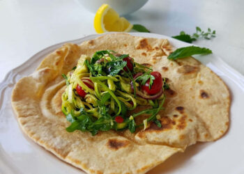 Naan Brot mit Sommergemüse