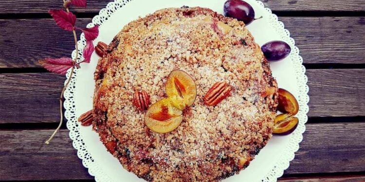 Pflaumenkuchen mit Nusskruste Rezeptidee mit Pflaumen Suedtirol Foodblogger