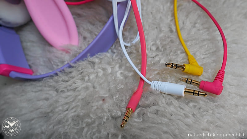 Kopfhörertest für Kinder goldene Klinkenkabel