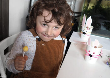 Natürlich kindgerecht wünscht Frohe Ostern