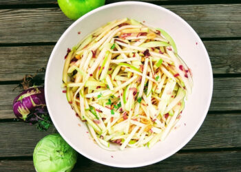 Kohlrabi mit Apfel Salat