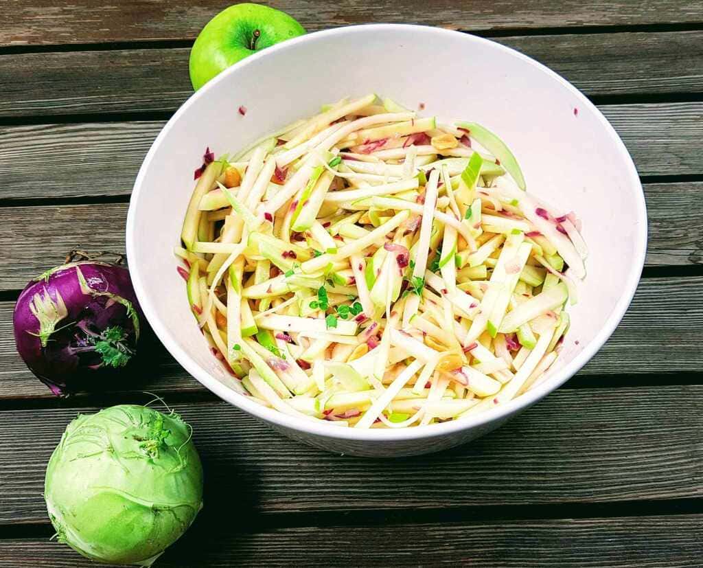 Kohlrabi mit Apfel Salat