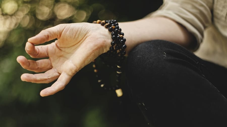 Achtsamkeit Meditation Yoga und andere Maßnahmen bei Depressionen