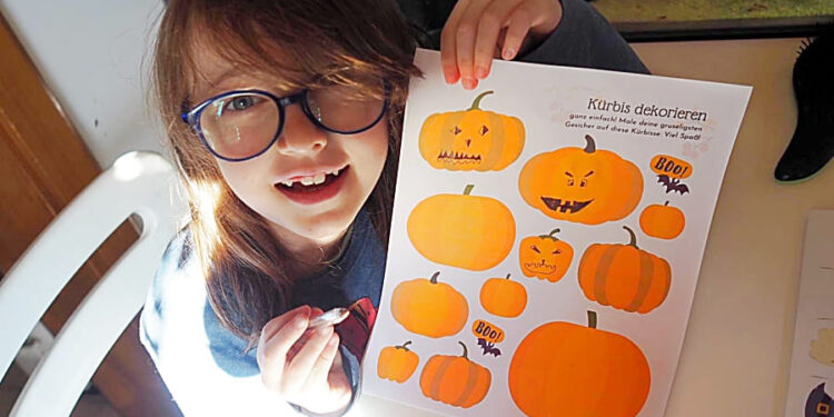 Basteln für Halloween Kürbisse gestalten