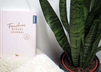 Frauchens-Glücksjournal-Tagebuch-für-Hundehalterinnen-1024x576