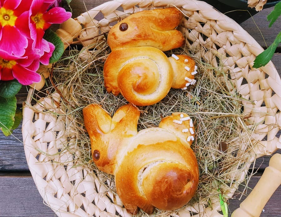 Ostern Süße Hefe Osterhäschen Rezept für Osterbäckerei