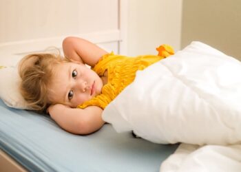 kinderkrankheit-ohrenschmerzen-was-tun-gegen-fieber