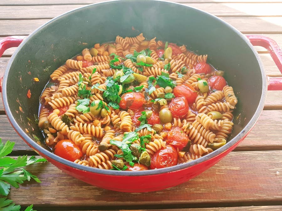 Orientalische One-Pot-Pasta im Topf
