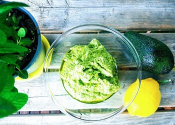Dinkelspaghetti-mit-Avocado-Pesto-Rezept