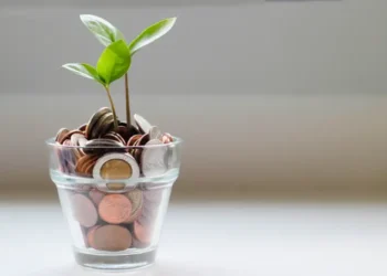 Finanzen-Frauen-finanziell-unabhängig-Alterarmut-Zusatzrente