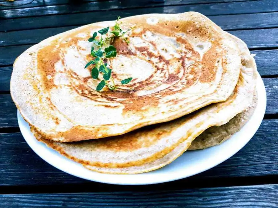 Ratatouille-mit-Buchweizenpfannkuchen-Rezepte-aus-Südtirol-So-kocht-Suedtirol