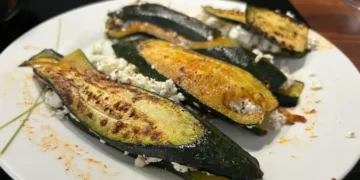Gegrillte Zucchini mit Feta